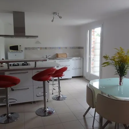 Holiday home Maison Confortable En Campagne A + Jardin